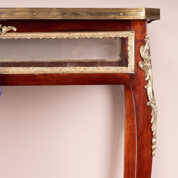 French Ormolu Mounted Bijouterie Display Table