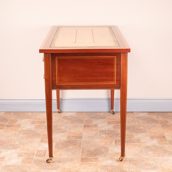 Good Quality Edwardian Inlaid Mahogany Writing Table