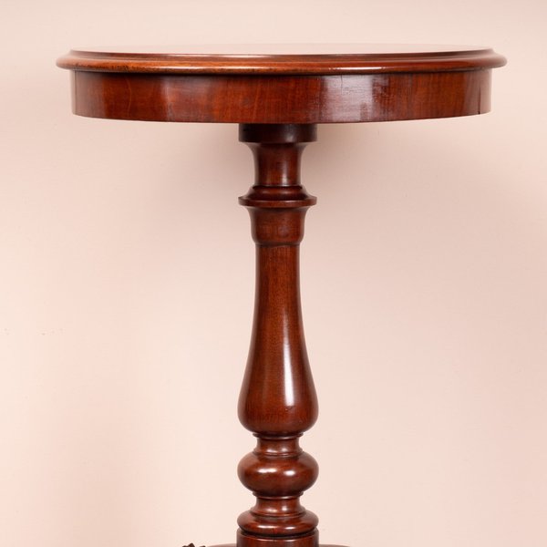 Victorian Round Mahogany Occasional Table