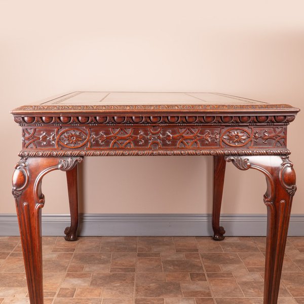 Superb Quality Mahogany Chippendale Design Writing Table