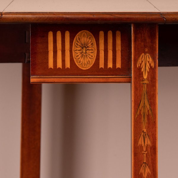 Inlaid Mahogany Edwardian Sutherland Table